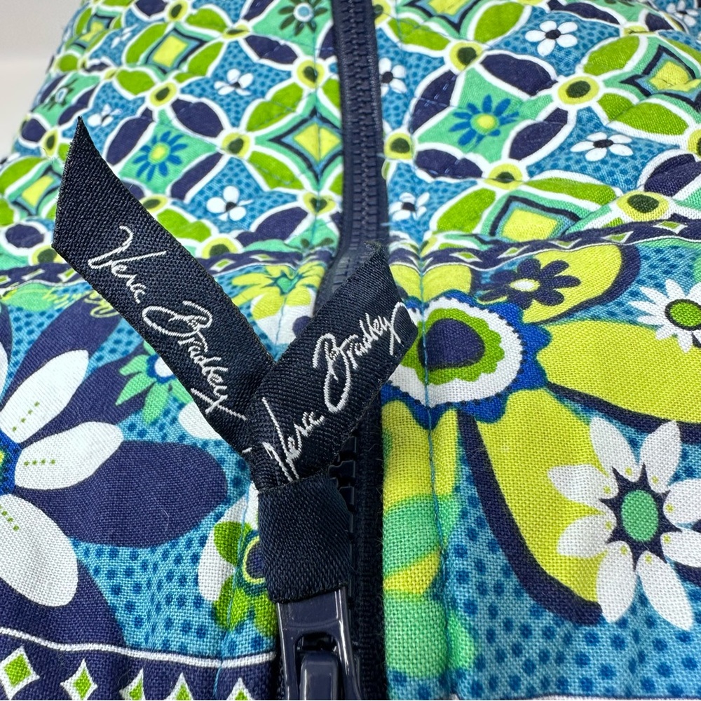 Vera Bradley Daisy Daisy Travel Quilted Weekender Duffel Bag Blue Green - Picture 8 of 13